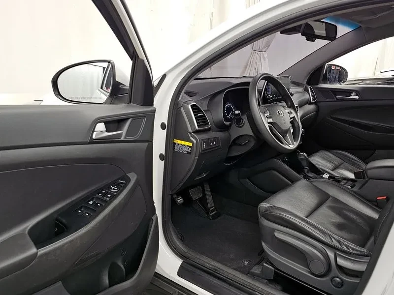 Hyundai Tucson 1.6 2Wd Smart, снимка 10 - Автомобили и джипове - 55919967