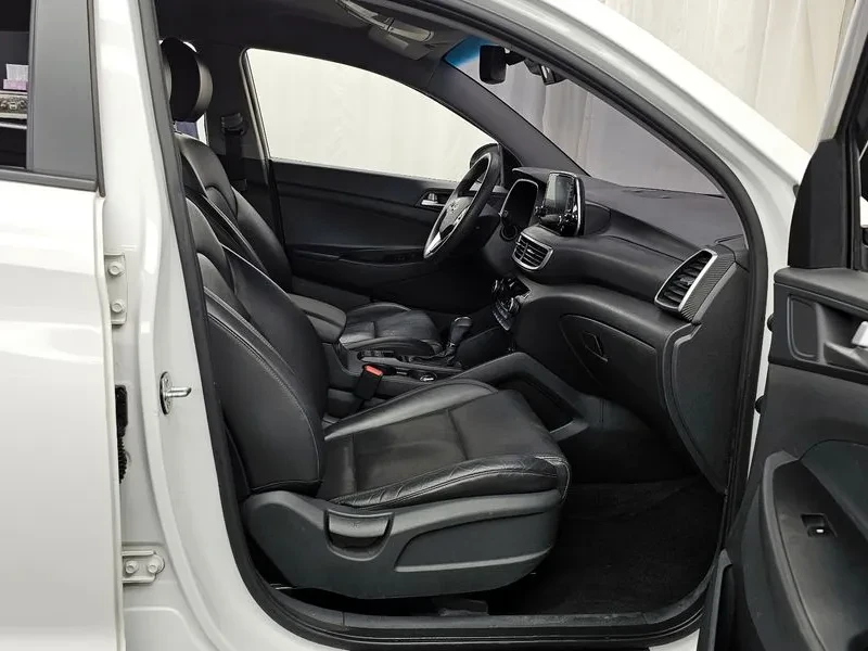 Hyundai Tucson 1.6 2Wd Smart, снимка 11 - Автомобили и джипове - 55919967