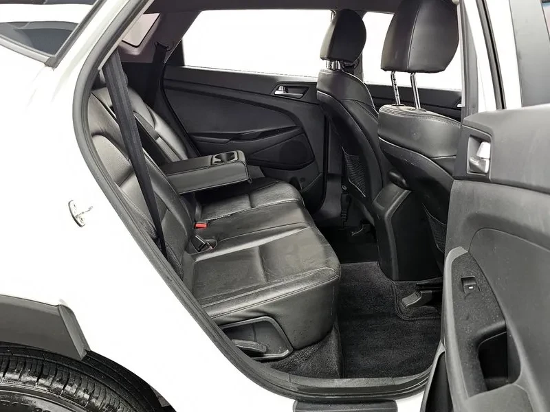 Hyundai Tucson 1.6 2Wd Smart, снимка 12 - Автомобили и джипове - 55919967