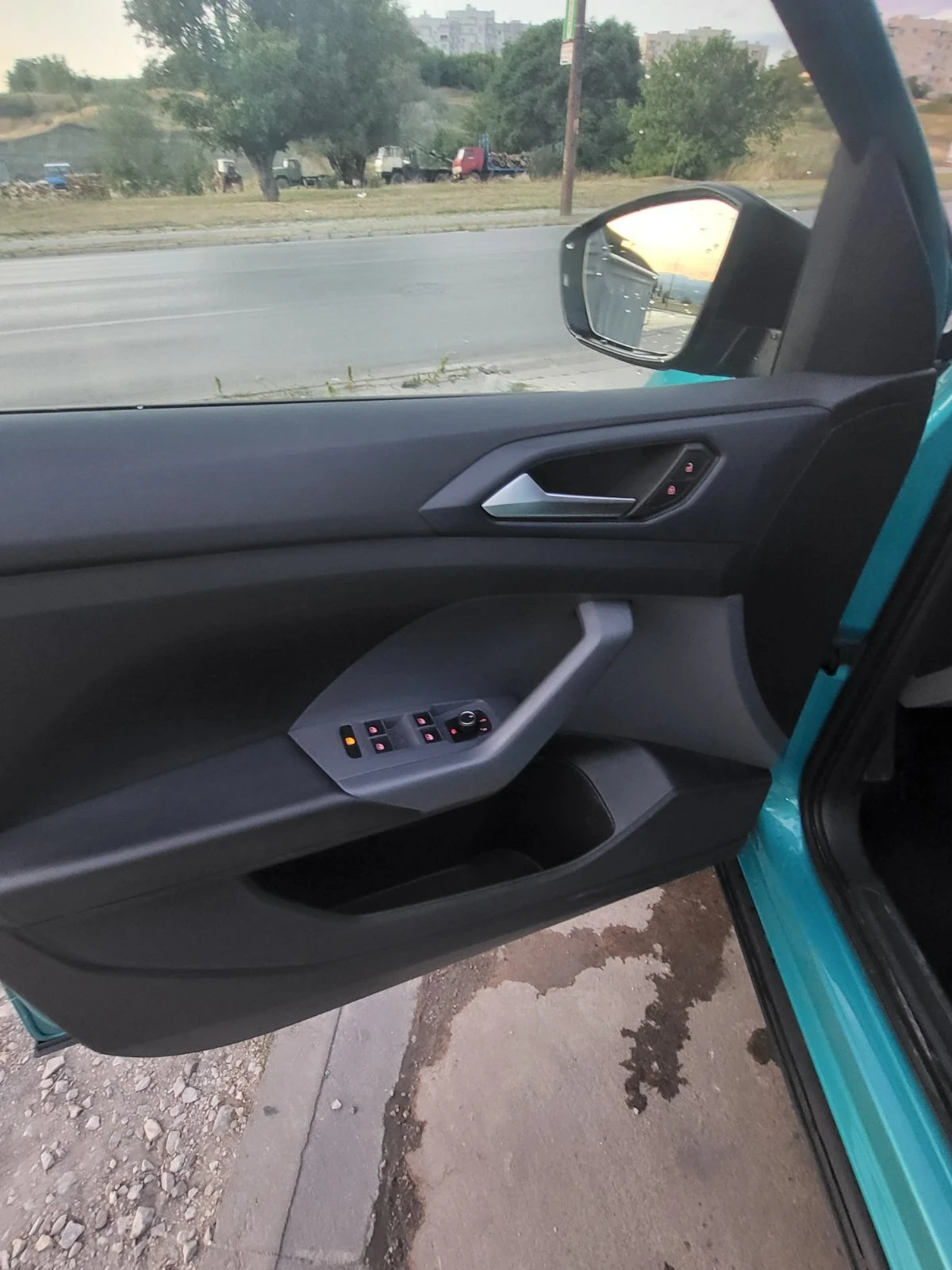 VW T-Cross 1.6 TDi - изображение 10