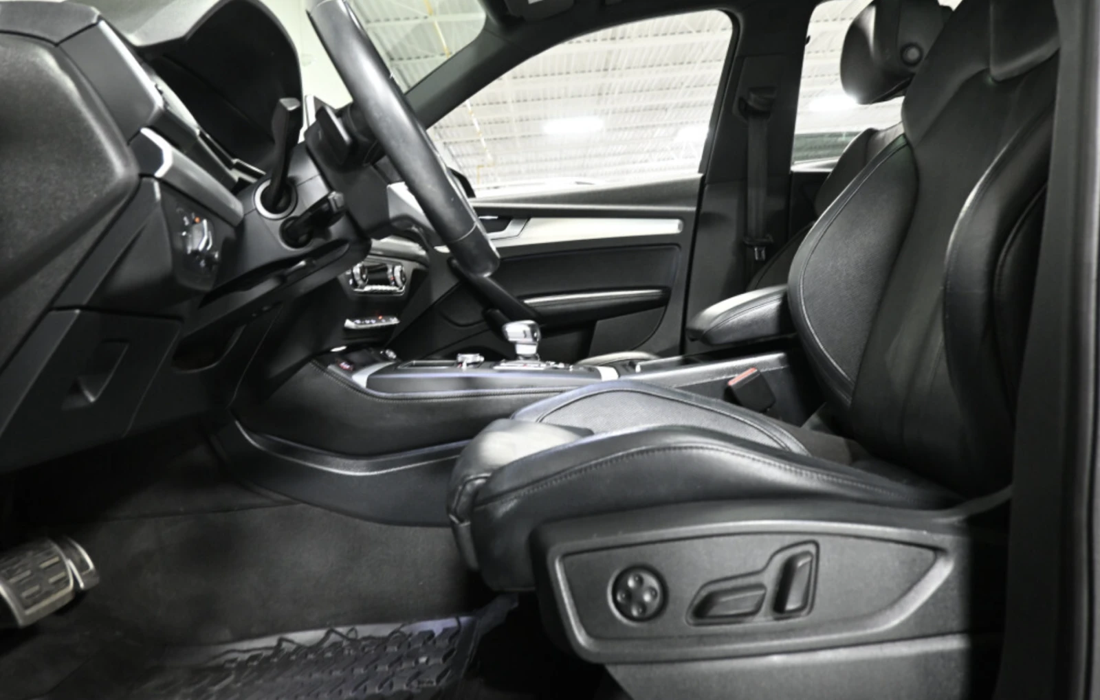 Audi SQ5 PROGRESSIV / ОБДУХВАНЕ / ПОДГРЕВИ / 360КАМЕРА - изображение 8