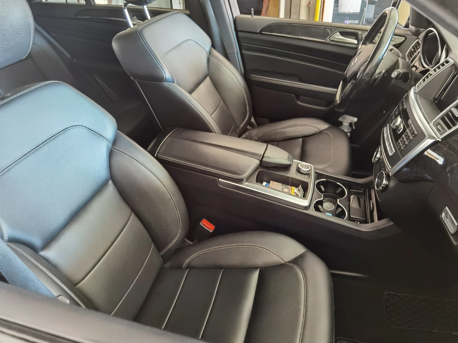 Mercedes-Benz ML 350 ПРУЖИНИ, PANO, HARMAN, AMG, ЛИЗИНГ, KEYLESS GO, F1, снимка 12 - Автомобили и джипове - 53798188