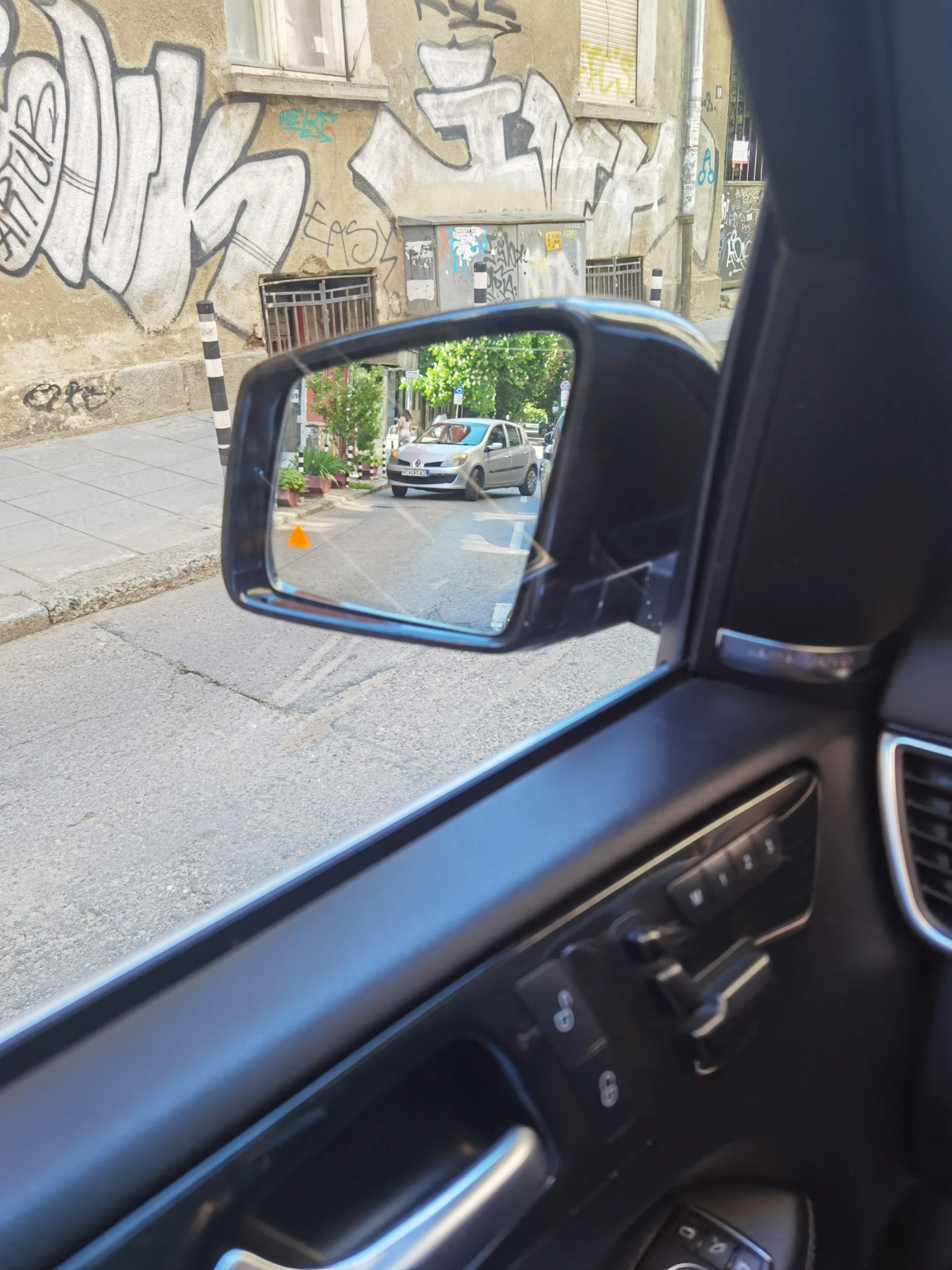 Mercedes-Benz ML 350 ПРУЖИНИ, PANO, HARMAN, AMG, ЛИЗИНГ, KEYLESS GO, F1, снимка 7 - Автомобили и джипове - 53798188