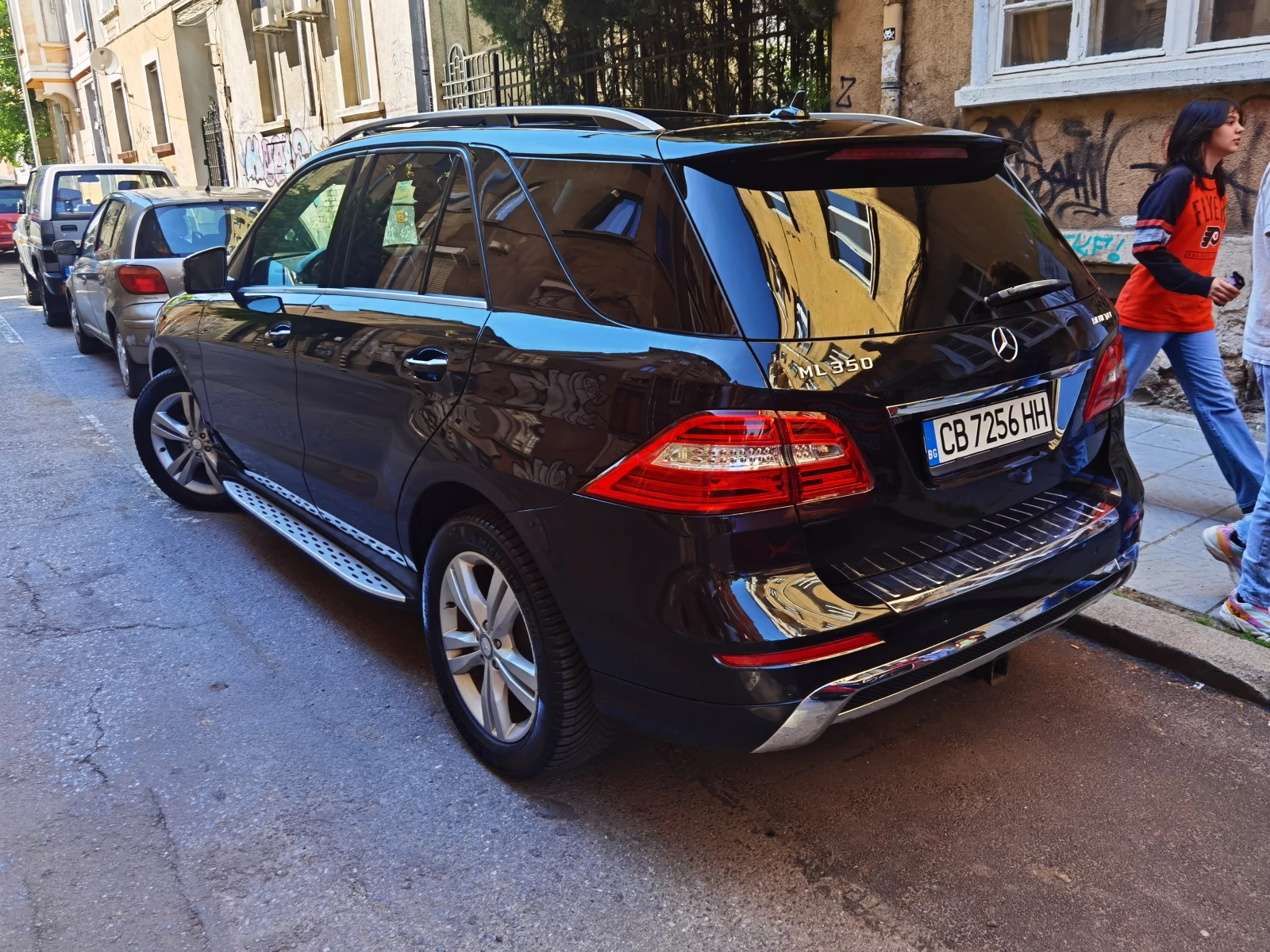 Mercedes-Benz ML 350 ПРУЖИНИ, PANO, HARMAN, AMG, ЛИЗИНГ, KEYLESS GO, F1, снимка 4 - Автомобили и джипове - 53798188