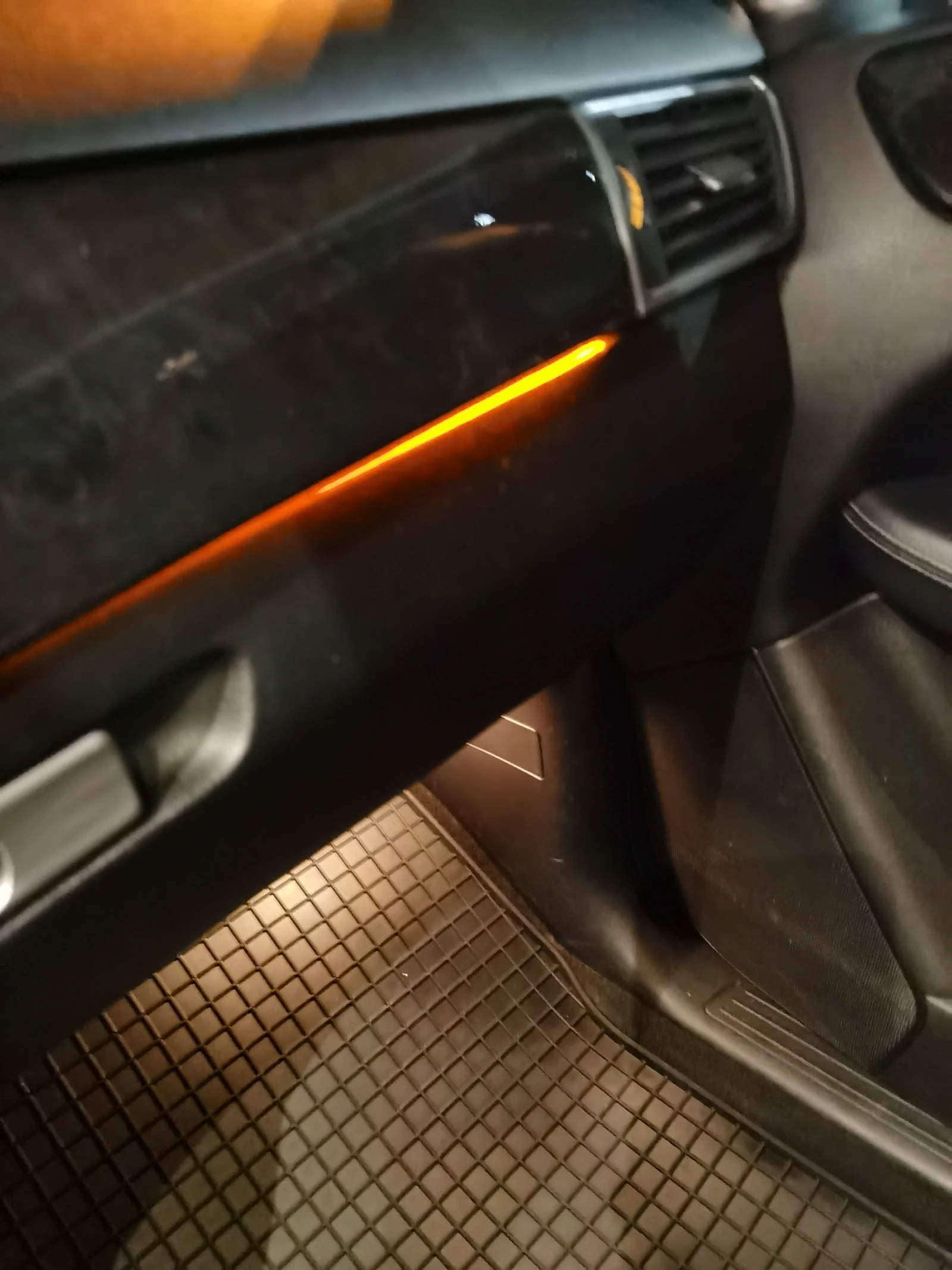 Mercedes-Benz ML 350 ПРУЖИНИ, PANO, HARMAN, AMG, ЛИЗИНГ, KEYLESS GO, F1, снимка 13 - Автомобили и джипове - 53798188