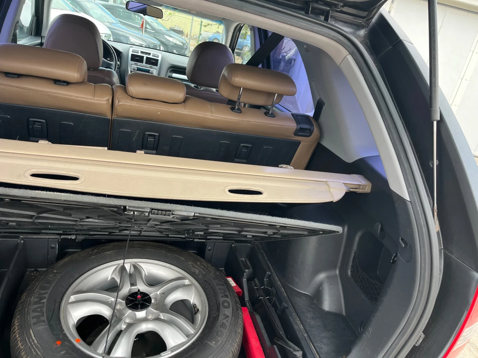 Kia Sportage 2.0i 4WD, снимка 16 - Автомобили и джипове - 54391405