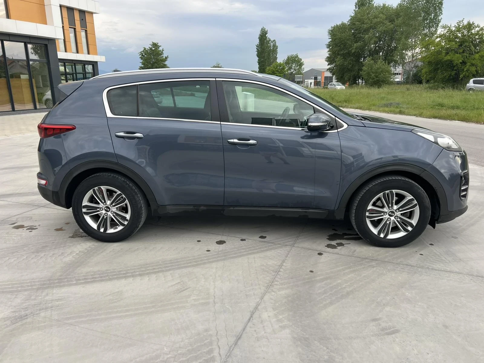 Kia Sportage, снимка 6 - Автомобили и джипове - 54610945