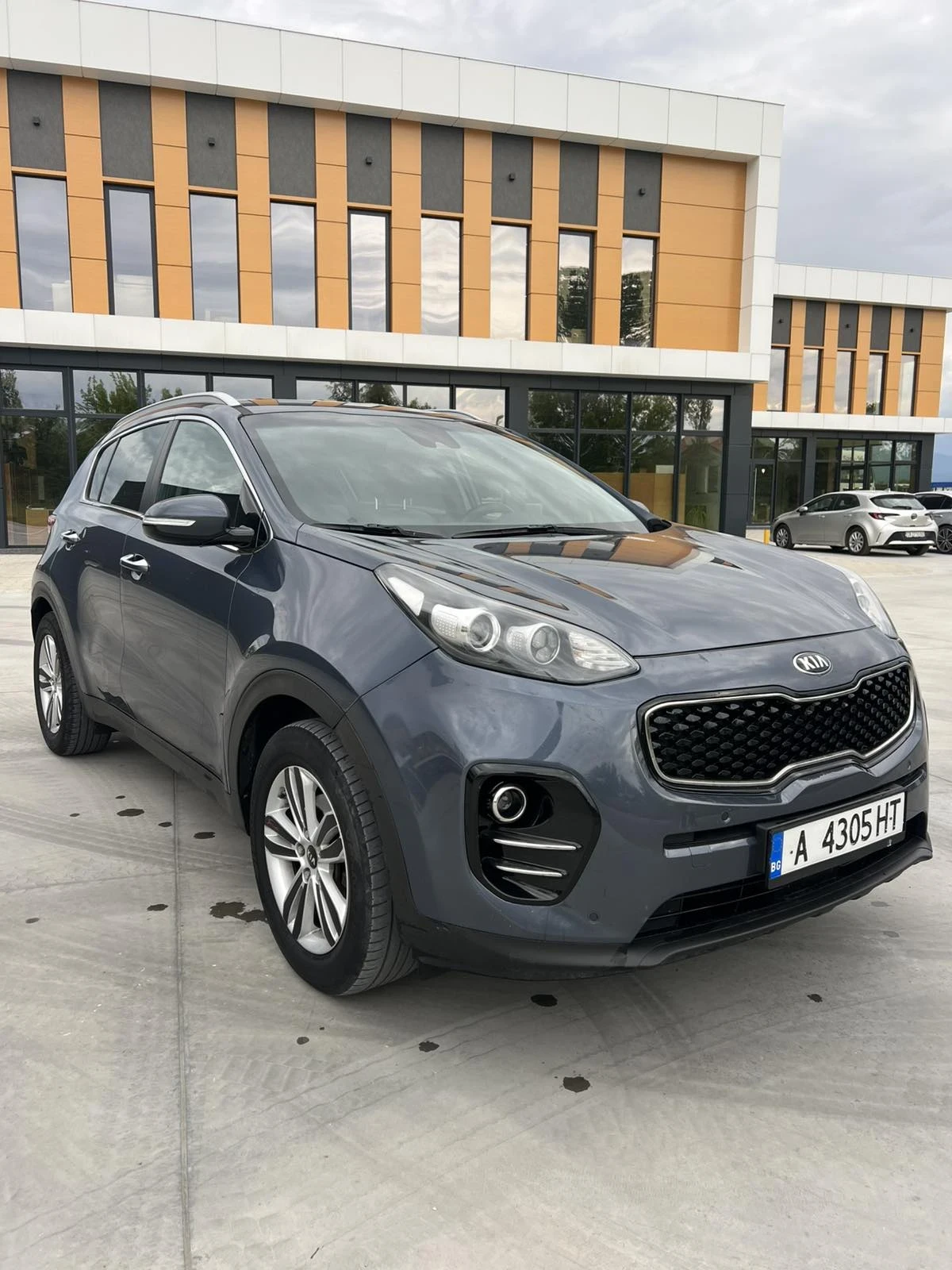 Kia Sportage, снимка 2 - Автомобили и джипове - 54610945