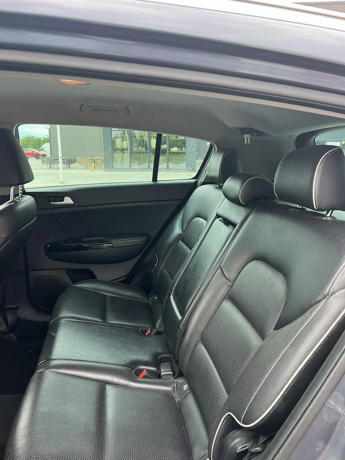 Kia Sportage, снимка 11 - Автомобили и джипове - 54610945