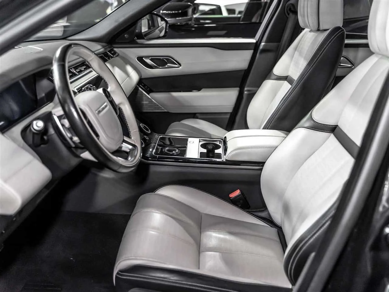 Land Rover Range Rover Velar * R Dynamic HSE| Massage| Adaptive Cruise Control|, снимка 6 - Автомобили и джипове - 54805266