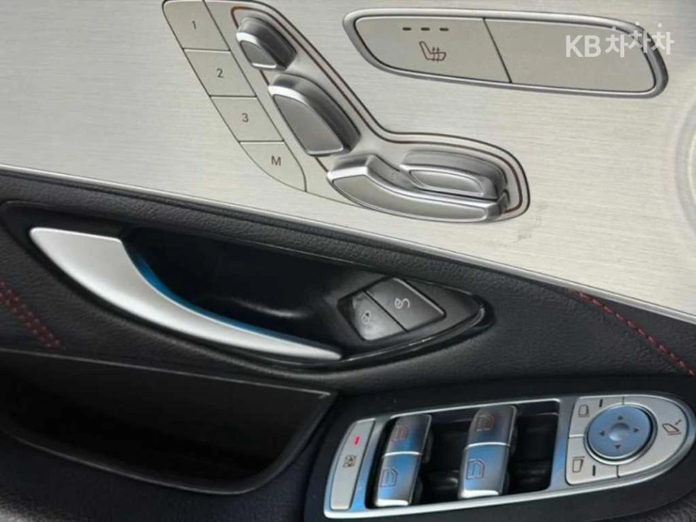Mercedes-Benz GLC 43 AMG COUPE FULL MAX * КРАЙНА ЦЕНА* , снимка 15 - Автомобили и джипове - 55940583