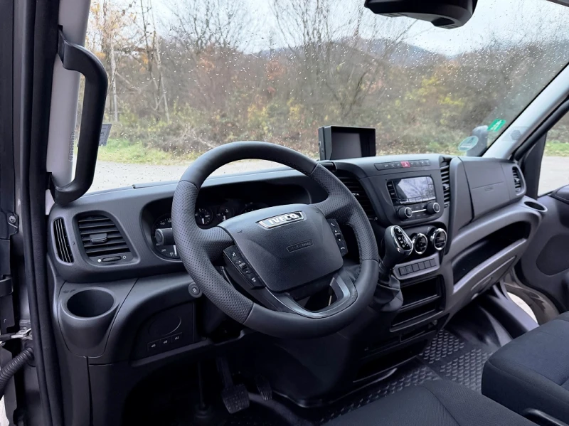 Iveco 35S18 3.0L* HI-MATIC* ВРАТИ* 4.30m* ВЪЗ.ВЪЗГЛАВНИЦИ, снимка 10 - Бусове и автобуси - 52458988