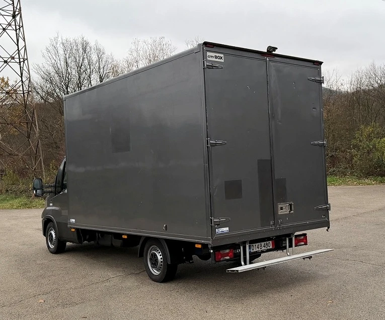 Iveco 35S18 3.0L* HI-MATIC* ВРАТИ* 4.30m* ВЪЗ.ВЪЗГЛАВНИЦИ - изображение 5