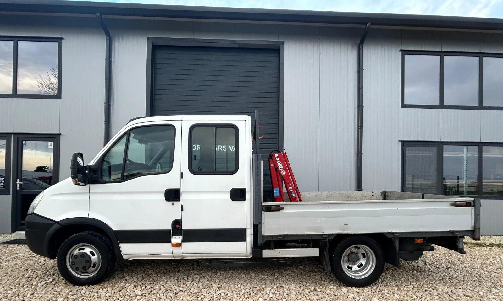 Iveco Daily Pick up с кран Maxilift, 5+ 1 седалки - изображение 2