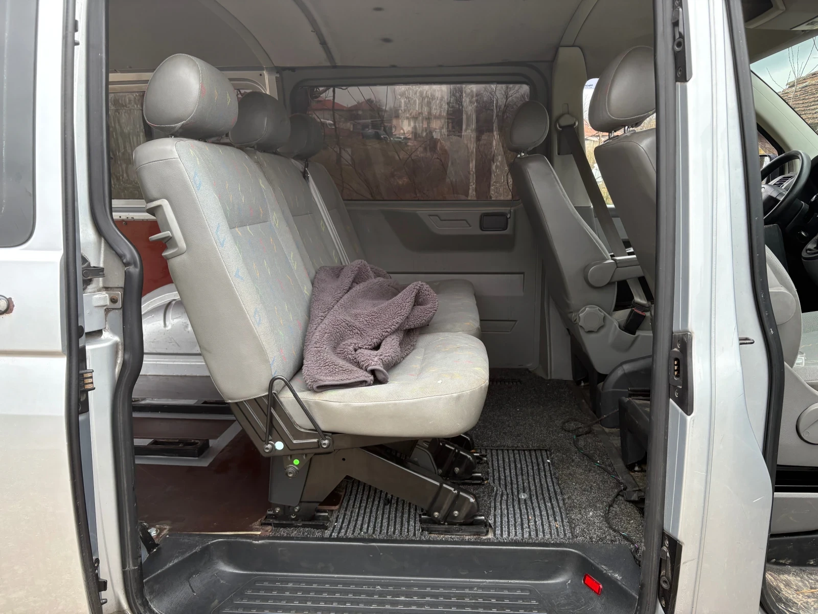 VW T5 Нов внос регистриран!! 2.5ТДИ 131кс., снимка 11 - Бусове и автобуси - 54215522