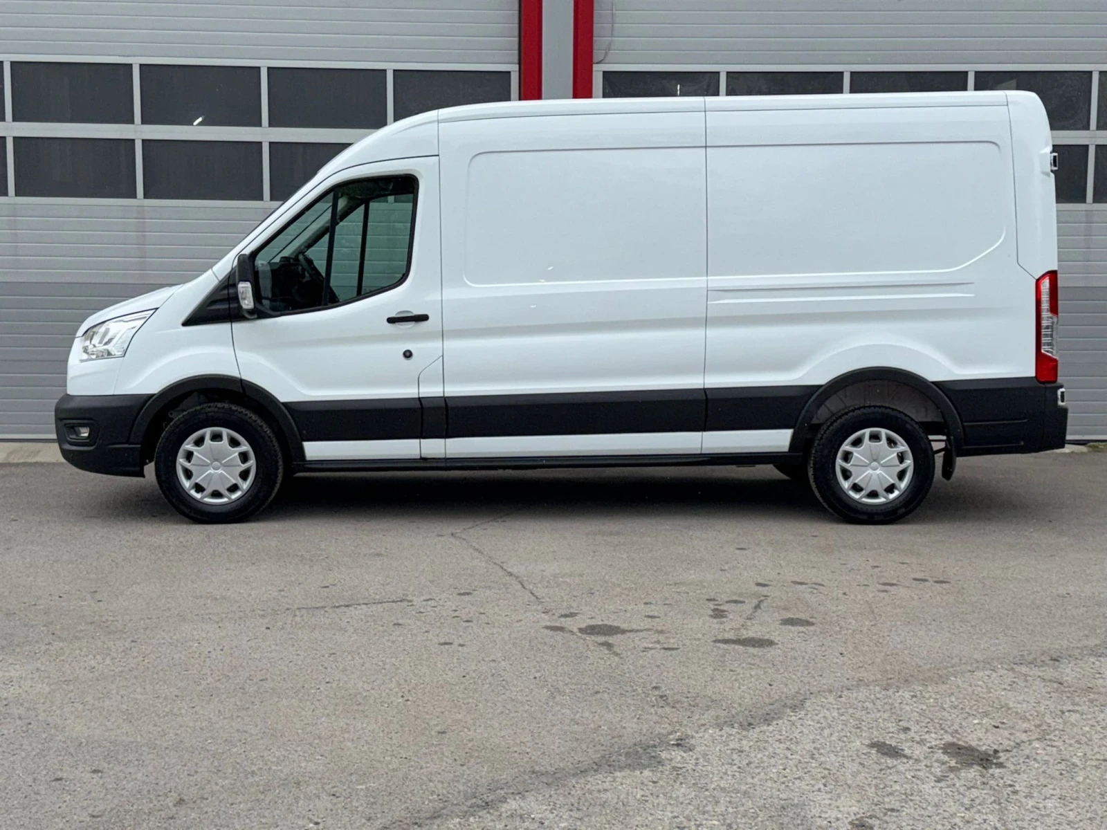 Ford Transit 2.0TDCI NAVI KAMERA KLIMATIK LEDER 6-SPEED ЛИЗИНГ, снимка 6 - Бусове и автобуси - 54478052