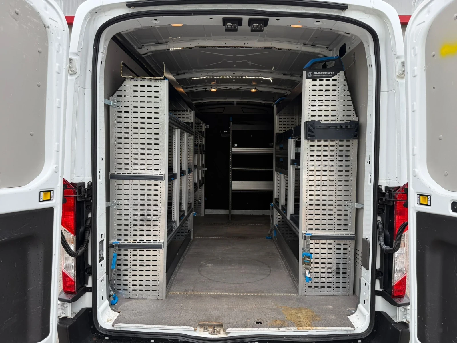 Ford Transit 2.0TDCI NAVI KAMERA KLIMATIK LEDER 6-SPEED ЛИЗИНГ, снимка 11 - Бусове и автобуси - 54478052