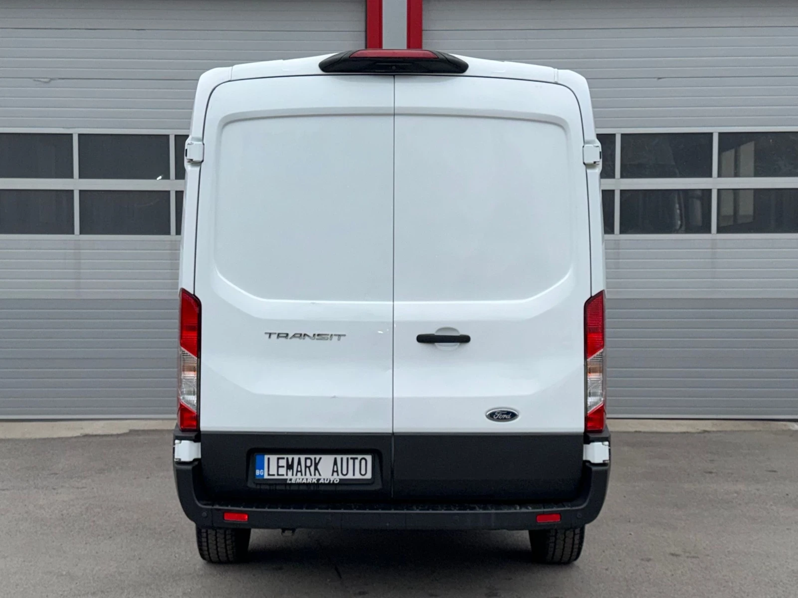 Ford Transit 2.0TDCI NAVI KAMERA KLIMATIK LEDER 6-SPEED ЛИЗИНГ, снимка 10 - Бусове и автобуси - 54478052