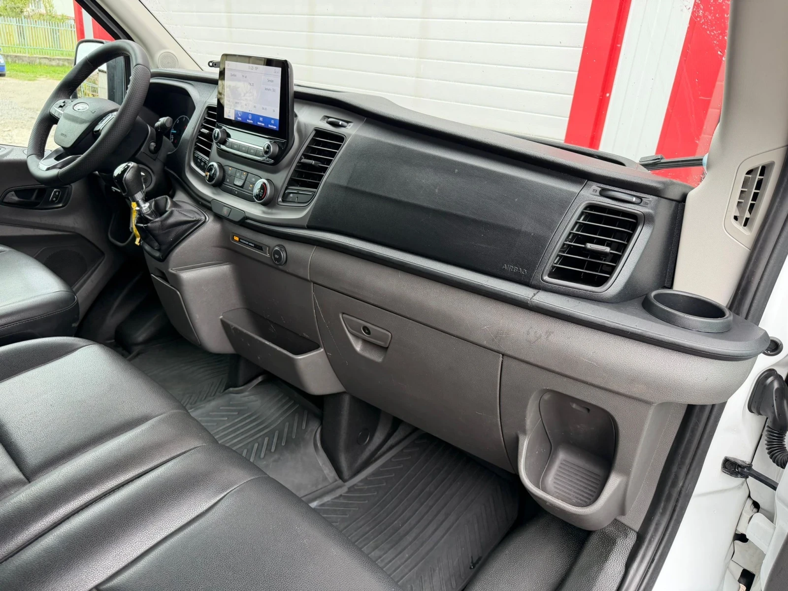 Ford Transit 2.0TDCI NAVI KAMERA KLIMATIK LEDER 6-SPEED ЛИЗИНГ, снимка 15 - Бусове и автобуси - 54478052