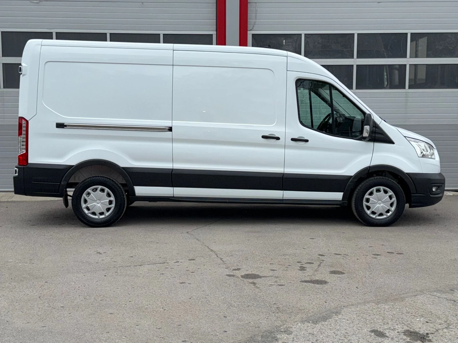 Ford Transit 2.0TDCI NAVI KAMERA KLIMATIK LEDER 6-SPEED ЛИЗИНГ, снимка 7 - Бусове и автобуси - 54478052