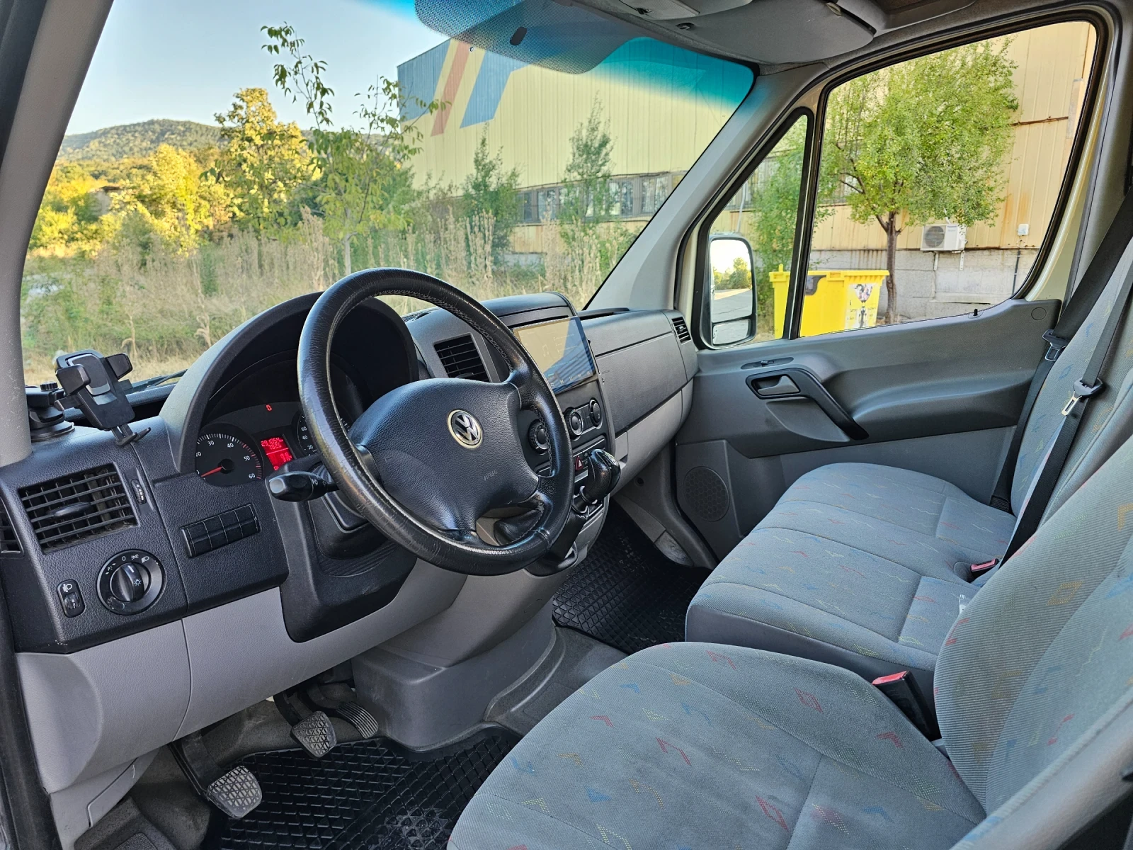 VW Crafter 2.5 Tdi , снимка 9 - Бусове и автобуси - 56010544