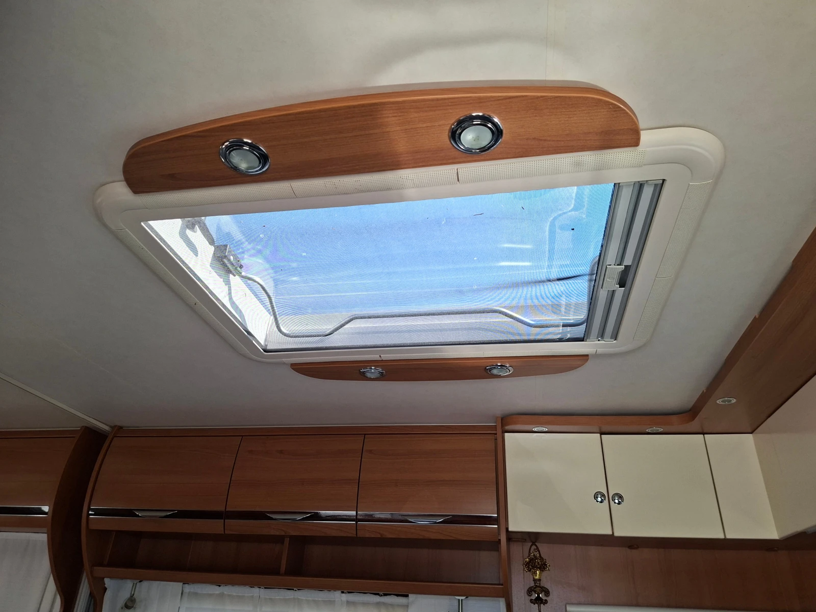 Каравана LMC MC82, снимка 17 - Каравани и кемпери - 56067934