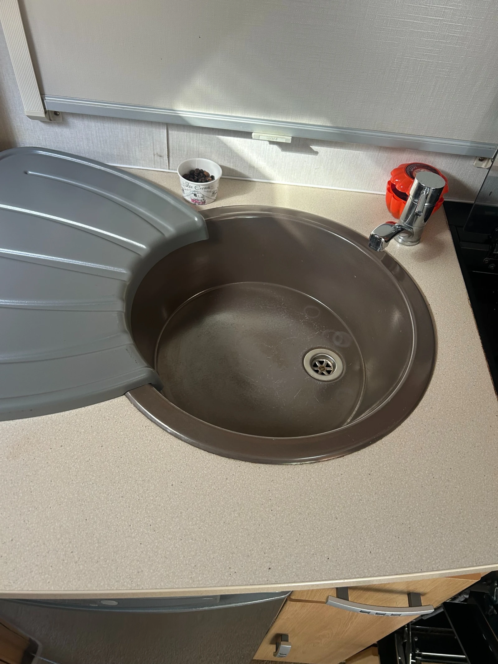 Каравана Други LUNAR QUASAR, снимка 17 - Каравани и кемпери - 56278199