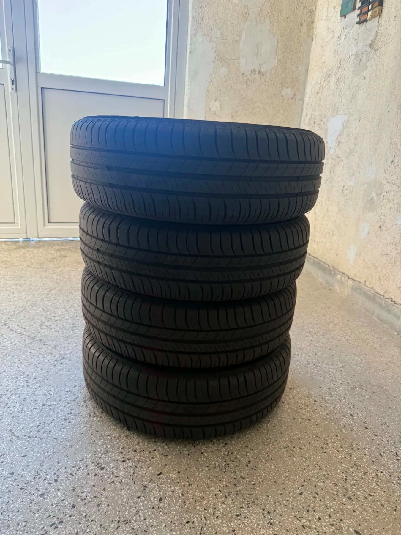 Гуми с джанти Michelin 165/60R15, снимка 8 - Гуми и джанти - 55693781