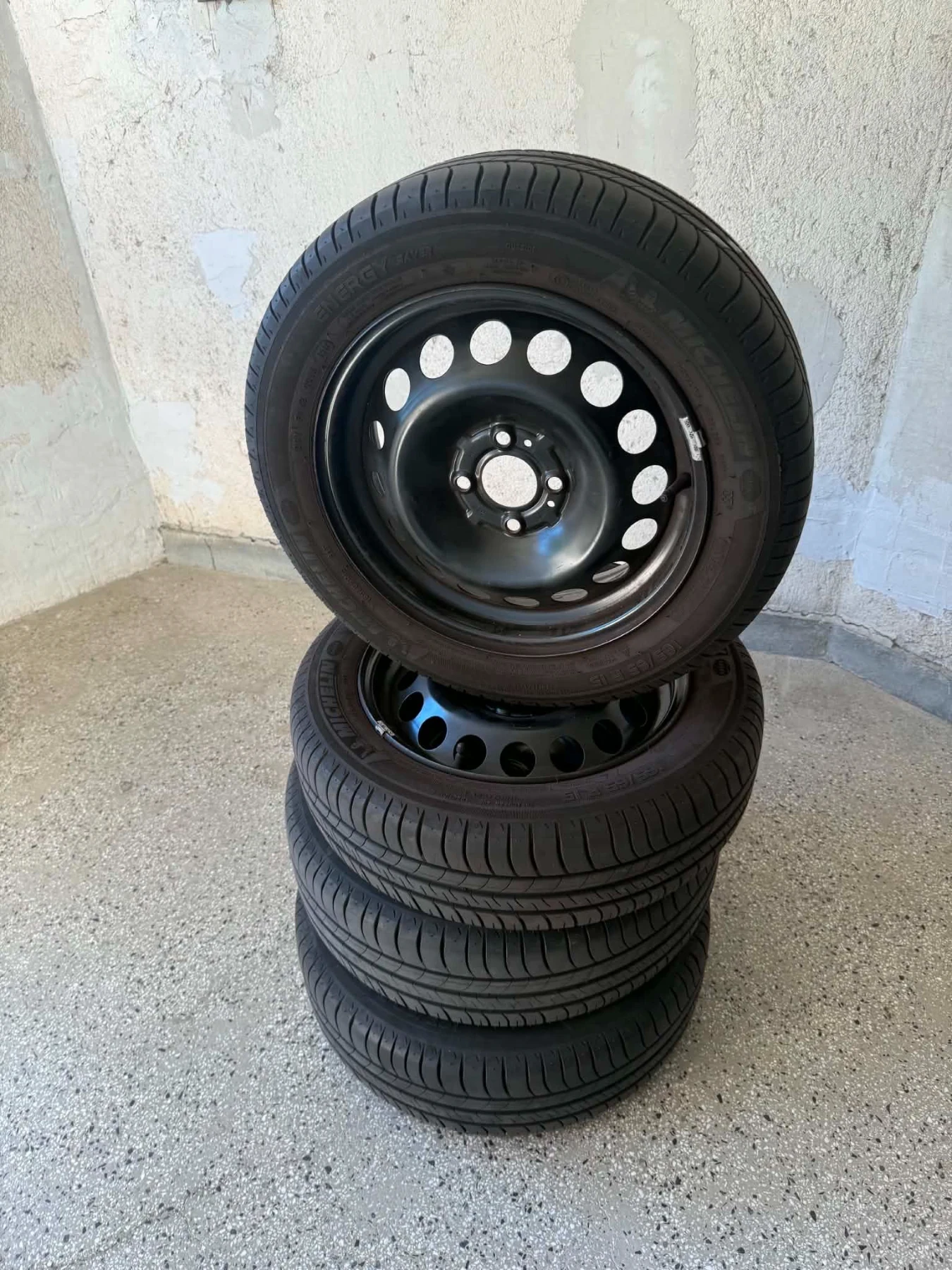 Гуми с джанти Michelin 165/60R15, снимка 14 - Гуми и джанти - 55693781