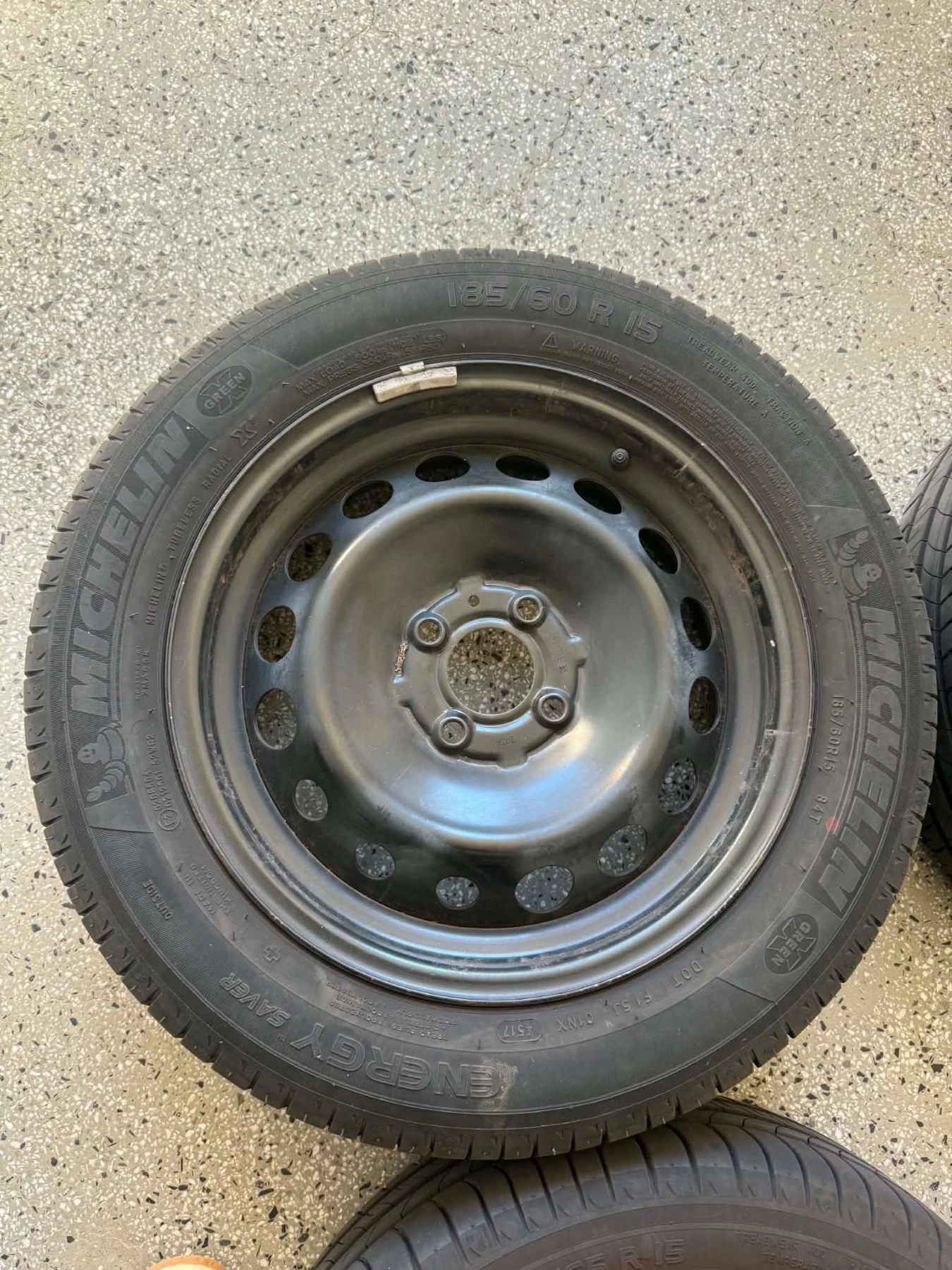 Гуми с джанти Michelin 165/60R15, снимка 11 - Гуми и джанти - 55693781