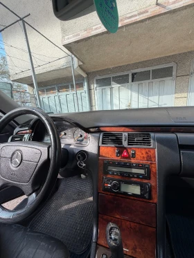 Mercedes-Benz E 220, снимка 9
