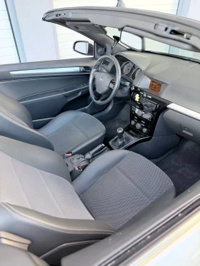 Обява за продажба на Opel Astra 1.6i Cabrio Cosmo ~8 500 лв. - изображение 9 | Auto.bg Обява за продажба на Opel Astra 1.6i Cabrio Cosmo ~8 500 лв. - изображение 9