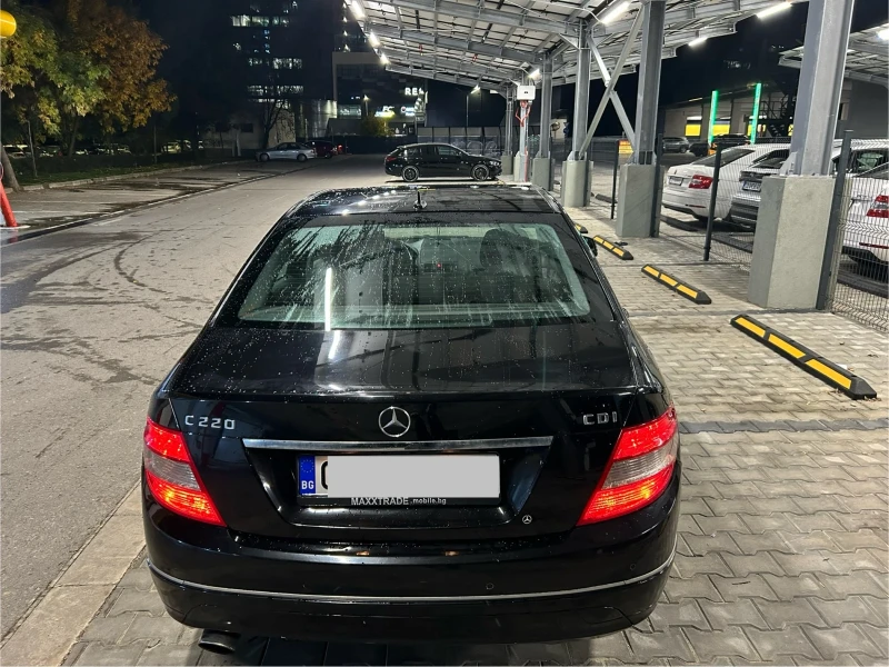 Mercedes-Benz C 220, снимка 3 - Автомобили и джипове - 47527394