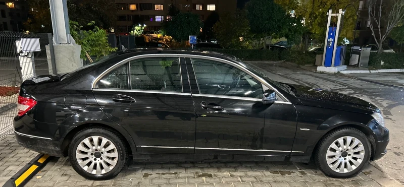 Mercedes-Benz C 220, снимка 16 - Автомобили и джипове - 47527394