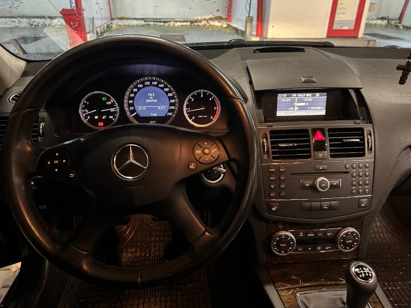 Mercedes-Benz C 220, снимка 6 - Автомобили и джипове - 47527394