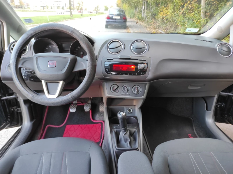 Seat Ibiza 1.4 i * клима* , снимка 9 - Автомобили и джипове - 47565898