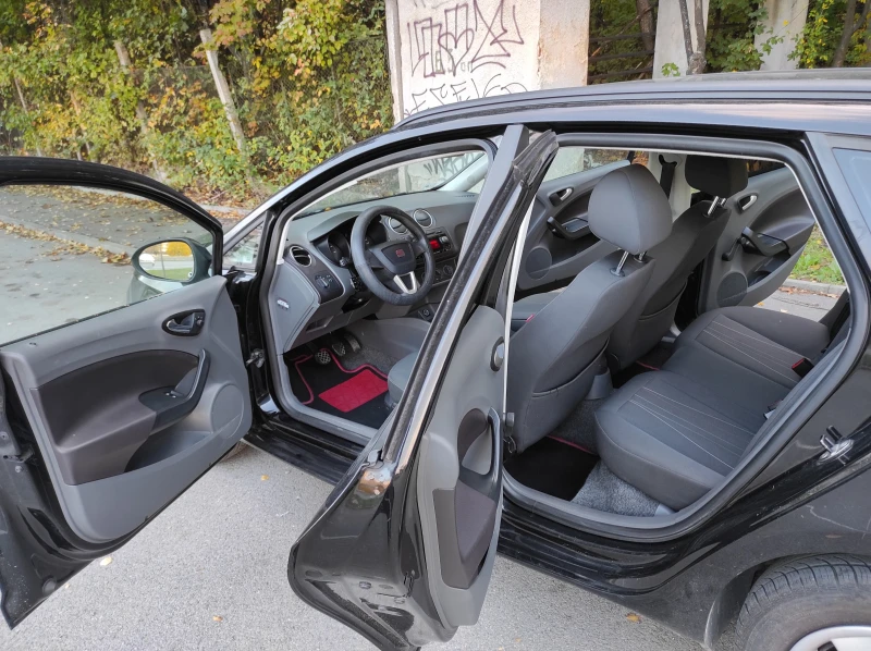 Seat Ibiza 1.4 i * клима* , снимка 14 - Автомобили и джипове - 47565898