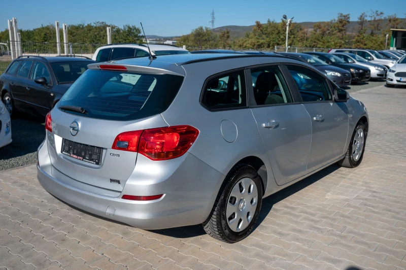 Opel Astra Sport Tourer, снимка 6 - Автомобили и джипове - 47629954