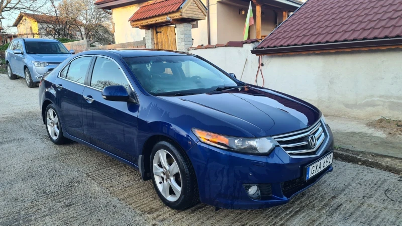 Honda Accord 2.0 v-tec, снимка 1 - Автомобили и джипове - 49585237