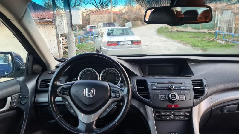 Honda Accord 2.0 v-tec, снимка 7 - Автомобили и джипове - 49585237