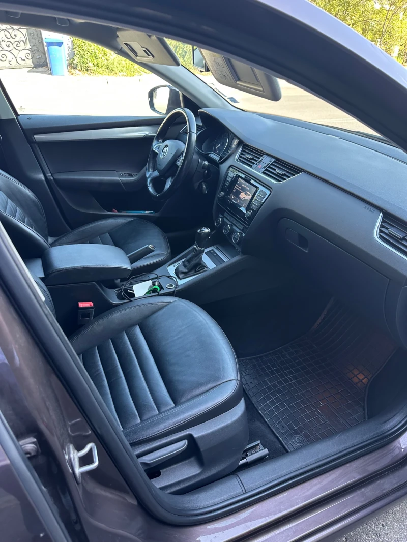 Skoda Octavia 1.6 DSG, снимка 6 - Автомобили и джипове - 51633606