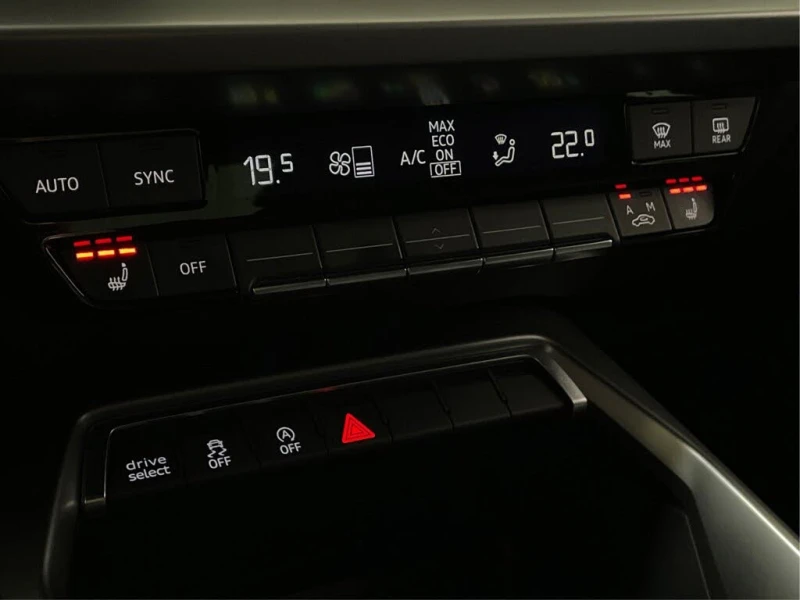 Audi S3 Komfort AWD* AвтоКредит* (ЦЕНА ДО БГ), снимка 13 - Автомобили и джипове - 53166959