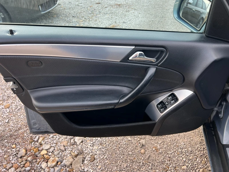 Mercedes-Benz C 180 Kompressor, снимка 7 - Автомобили и джипове - 53279568