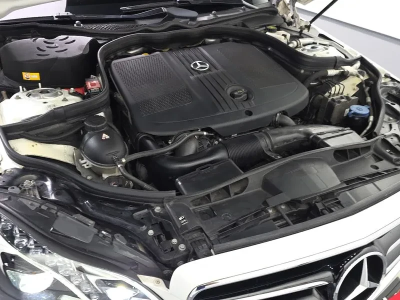 Mercedes-Benz E 220 Bluetech Avant Garde Sports - САМО 30% АВАНС, снимка 6 - Автомобили и джипове - 55800256