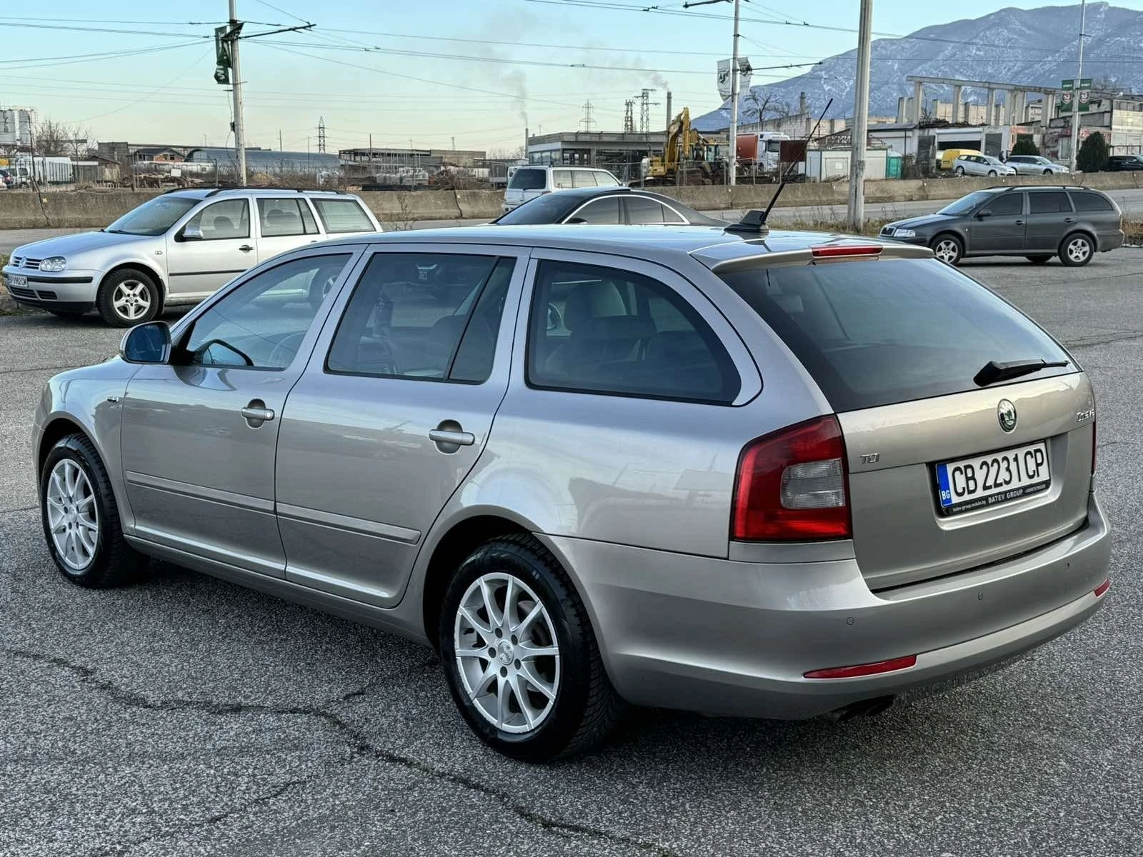 Skoda Octavia  2.0 TDI Laurin & Klement - изображение 3