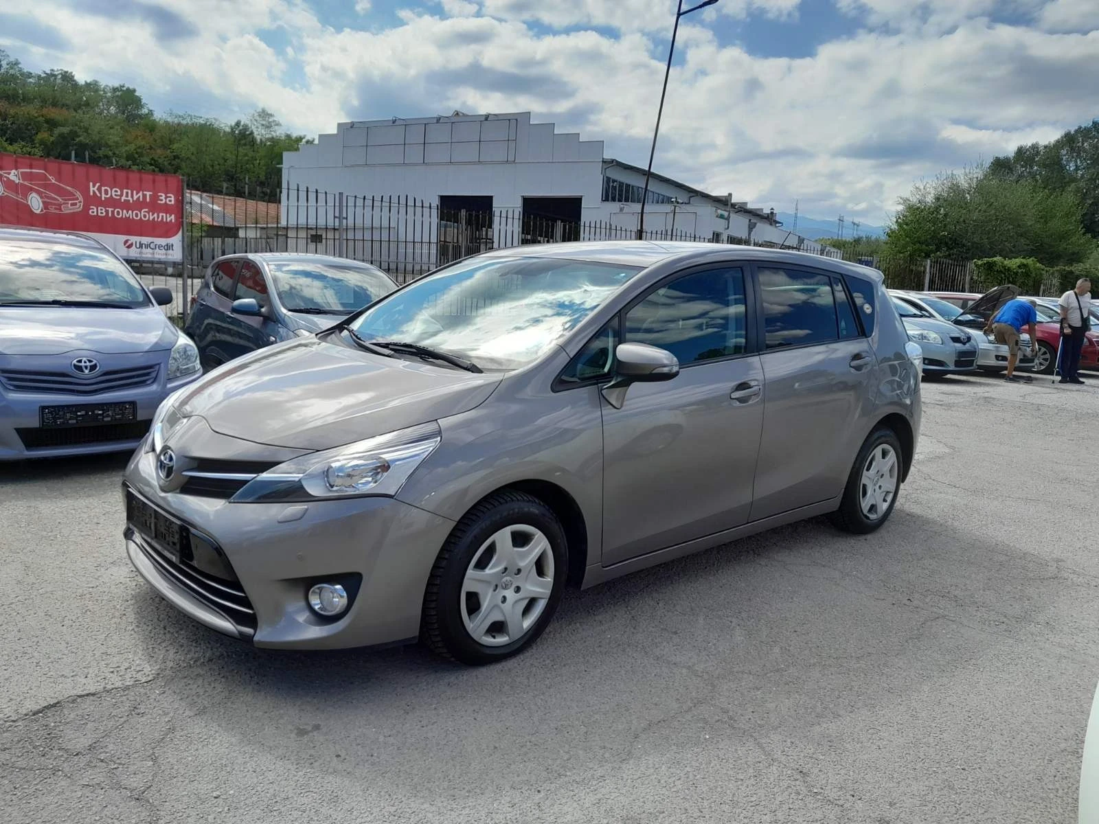 Toyota Verso 1.6D4D - изображение 2