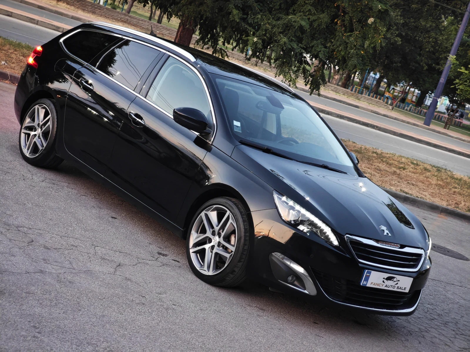 Peugeot 308 1.6 е-HDI 115к.с. Allure 2015 - изображение 6