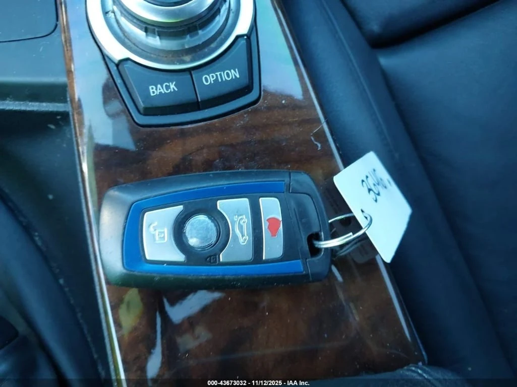 BMW 335 * CARFAX *    | Mobile.bg   11