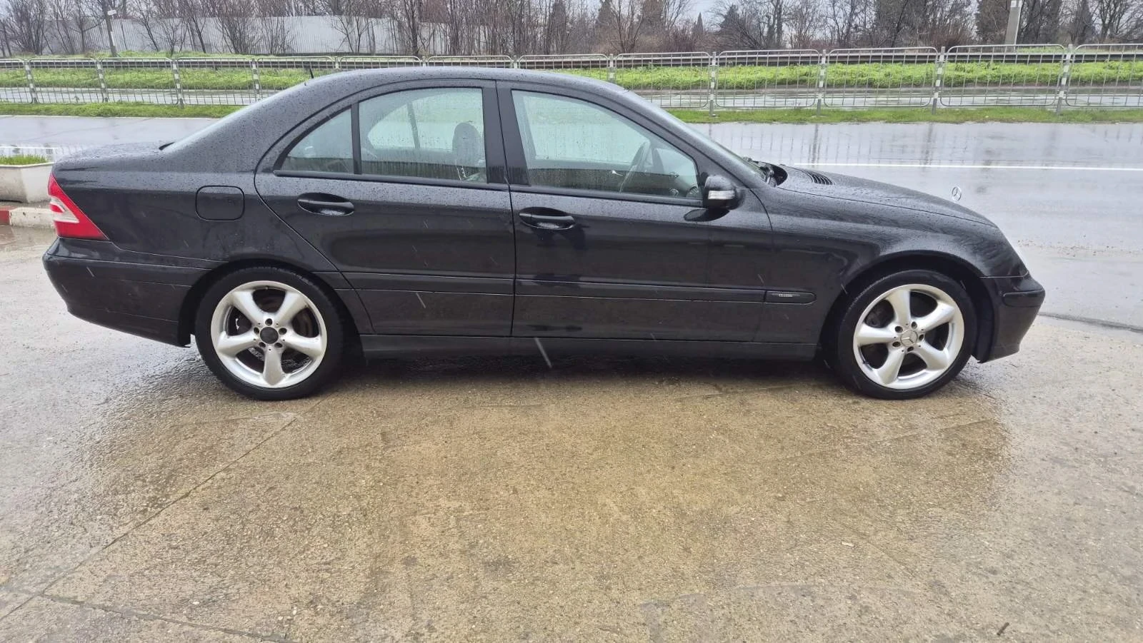 Mercedes-Benz C 180 Facelift Автоматик ТОП - изображение 3