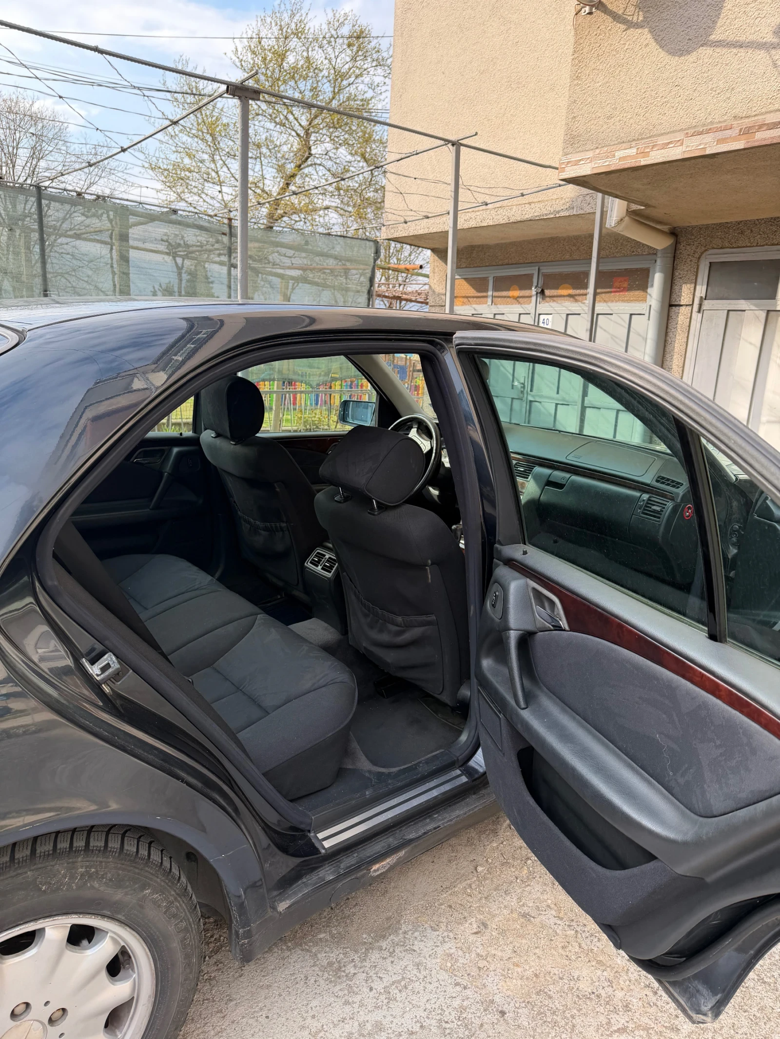 Mercedes-Benz E 220, снимка 15 - Автомобили и джипове - 54043542